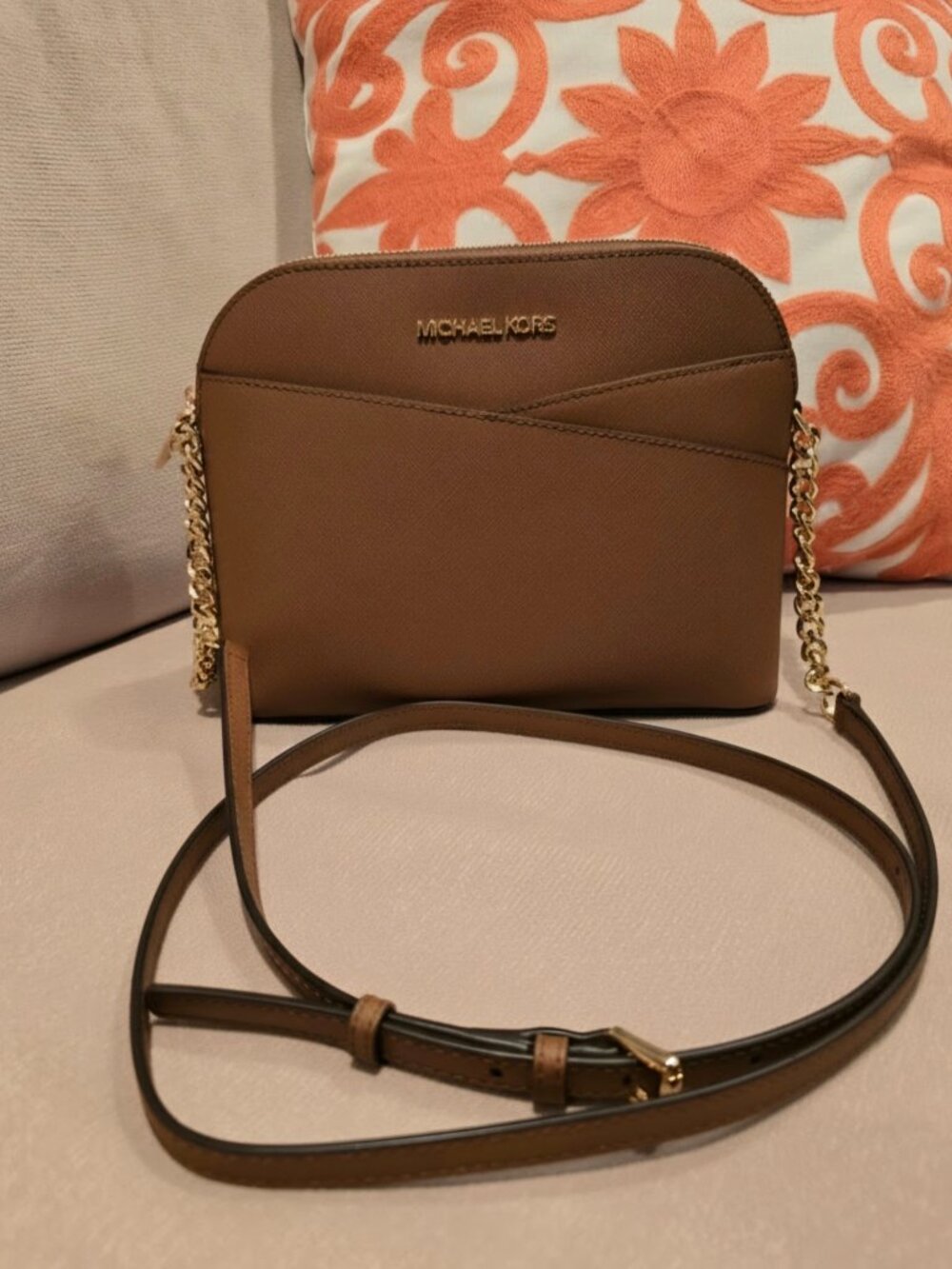 Brand New With Tags Michael Kors Jet Set Medium Dome Crossbody